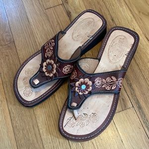 Artesanias Mexican Sandals size 8.5